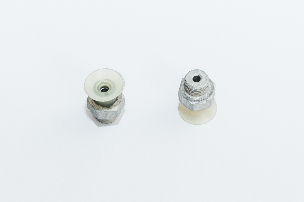 Lapos vákuumkorong, D= 15 mm, Csatlakozó külső menet 1/8" vulkanizált, PU átlátszó