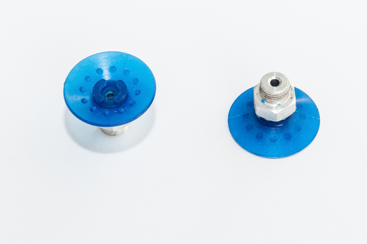 Lapos vákuumkorong, D= 30 mm, Csatlakozó külső menet 1/8" vulkanizált, SI kék