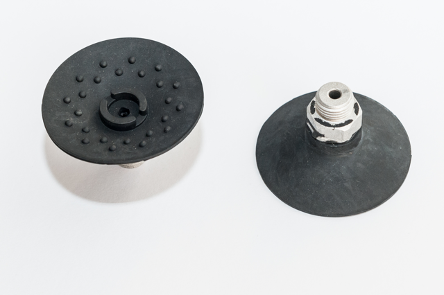 Lapos vákuumkorong, D= 55 mm, Csatlakozó külső menet 1/4" vulkanizált, NBR fekete