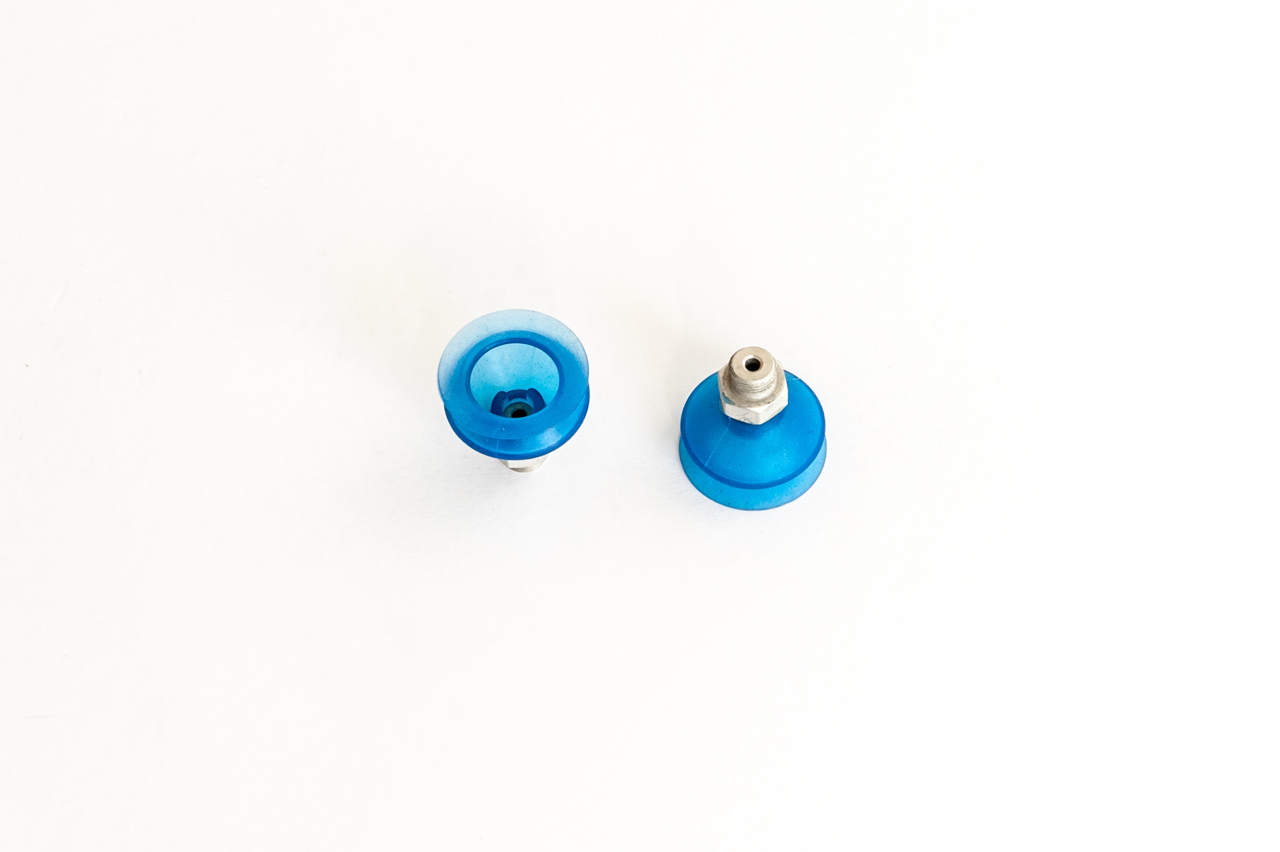 Harmonikás vákuumkorong, D= 30 mm, 1,5 redős, Integrált csatlakozó külső menet 1/8" vulkanizált, SI kék