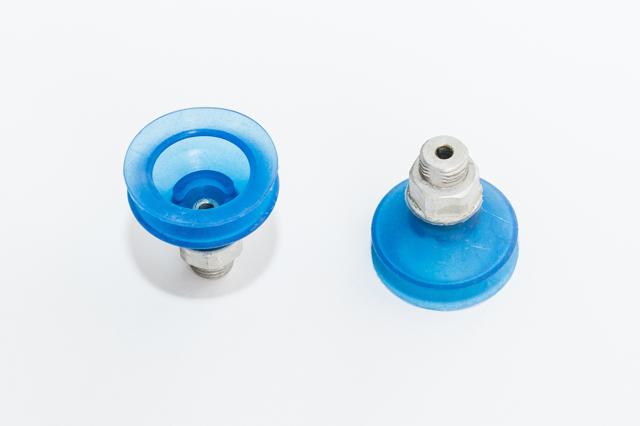 Harmonikás vákuumkorong, D= 40 mm, 1,5 redős, Integrált csatlakozó külső menet 1/4" vulkanizált, SI kék