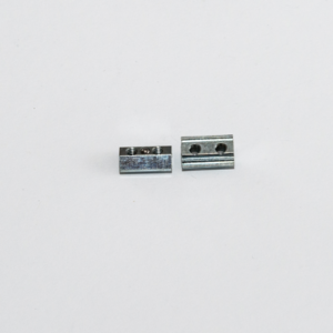 Horonyanya, univerzális, becsúsztatható, Hossz: 16 mm, Menet: 2 x M4 belső menet, távolság: 8 mm, acél