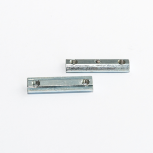 Horonyanya, univerzális, becsúsztatható, Hossz: 40 mm, Menet: 2 x M5 belső menet, távolság: 30 mm, acél