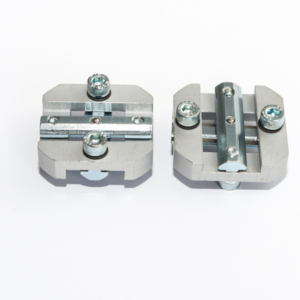 Keresztcsuklós összekötő 20 x 20 mm horonyanyákkal
